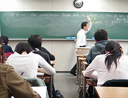 身体の諸器官を総動員することは、外国語の習得に不可欠